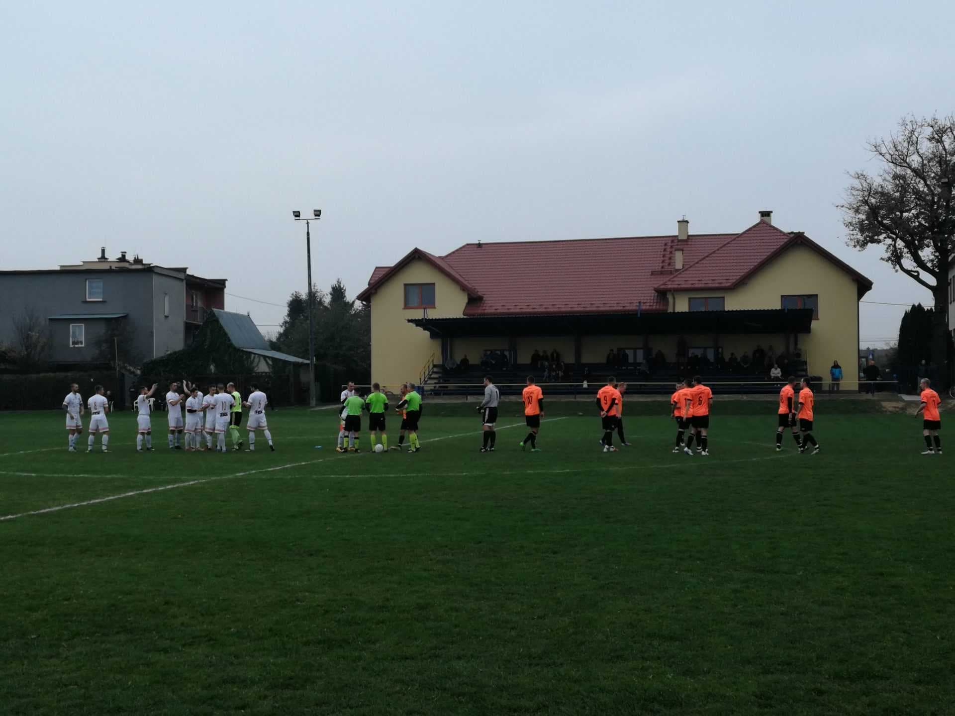 Śledziejowice - Radziszowianka: 2 - 0