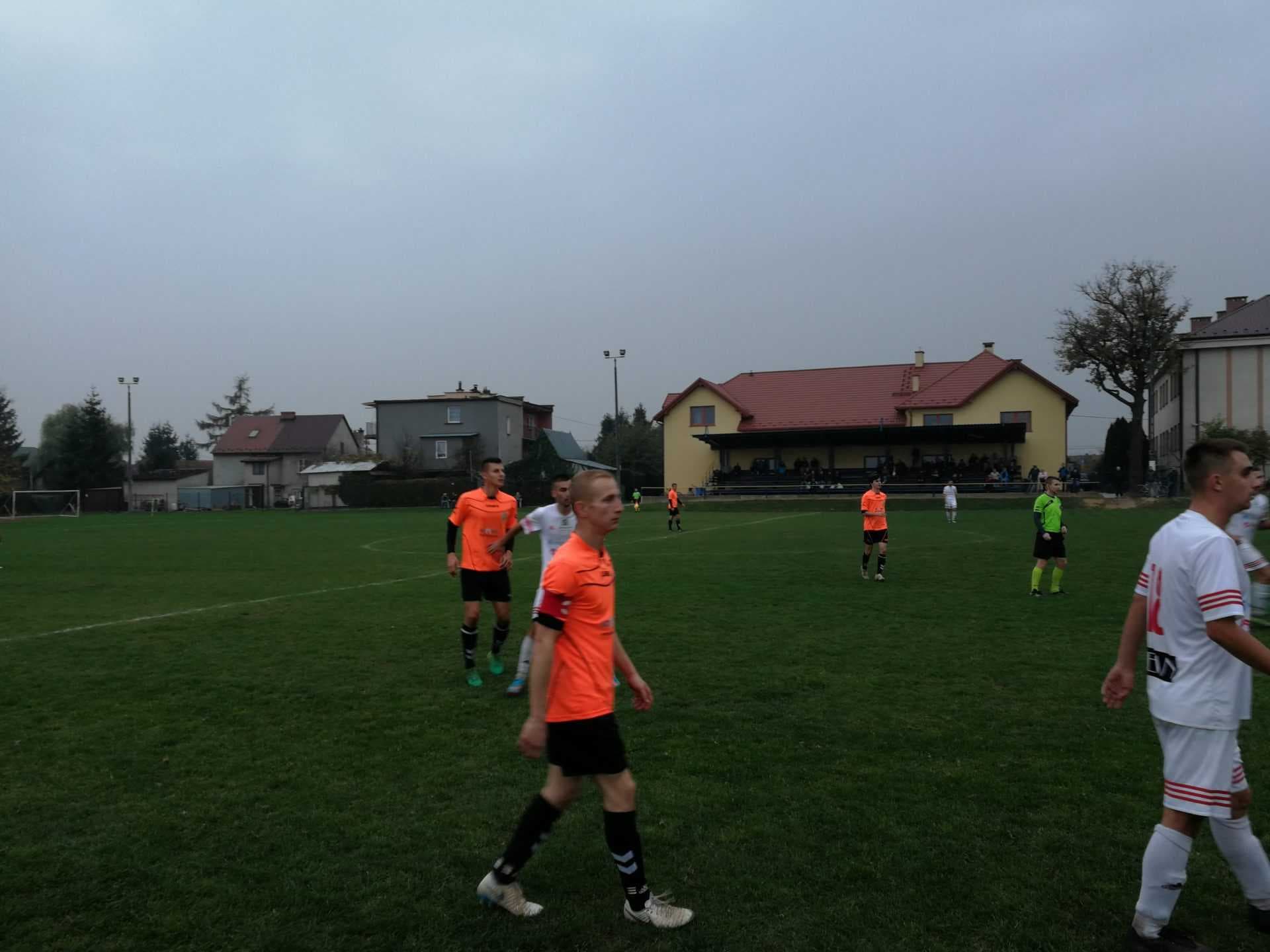 Śledziejowice - Radziszowianka: 2 - 0