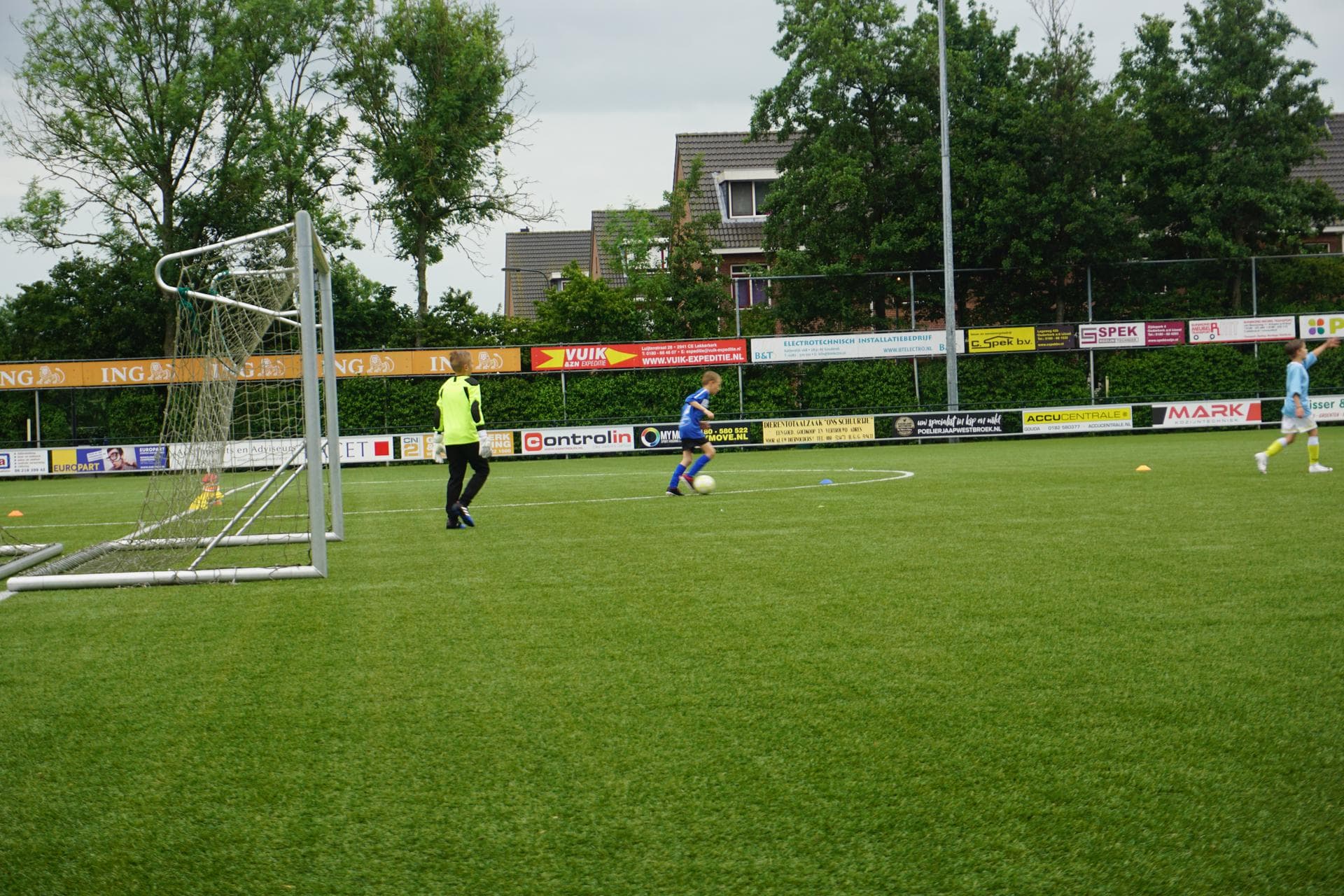Relacja z wyjazdu na turniej do  Holandii :MEMORIAL CUP COEN MOULIJN, Holandia. U9,10 - 07.06 - 09.06 — zdjęcie 25