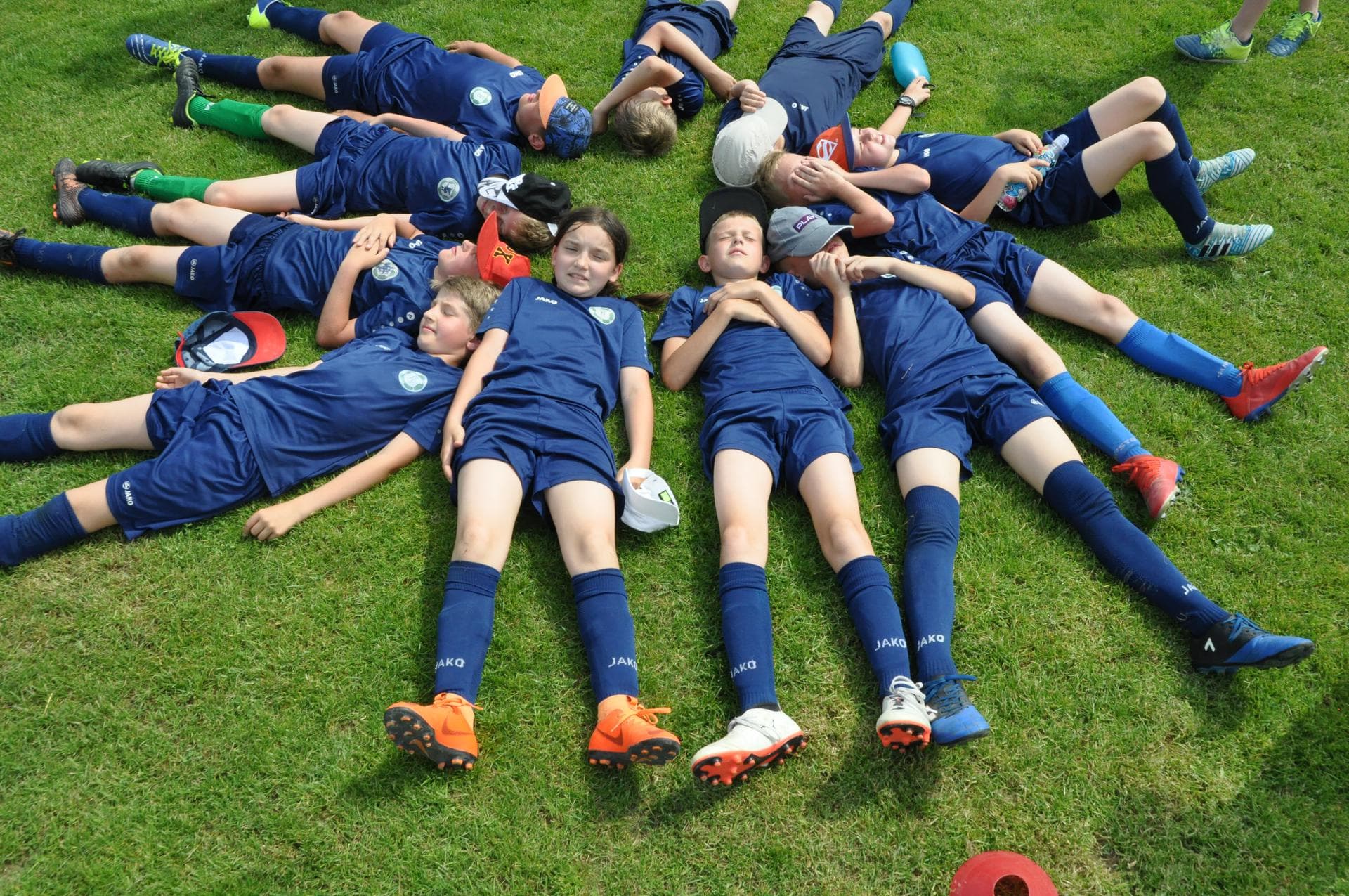ORLIKI Z PUCHAREM „DZIEŃ PIŁKARZA – KRYSPINÓW” — zdjęcie 141