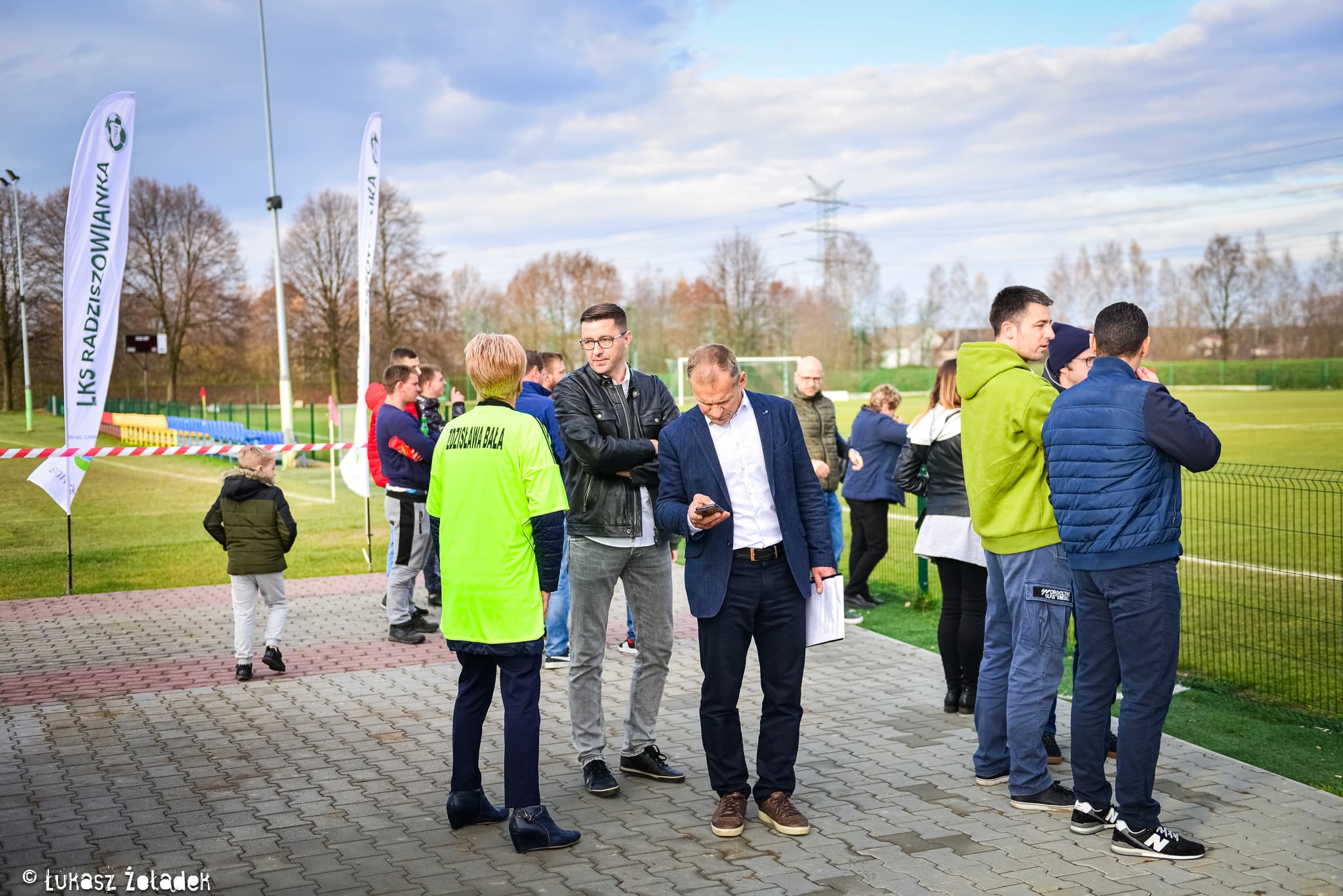 Fotorelacja z otwarcia Orlika na obiektach Radziszowianki.