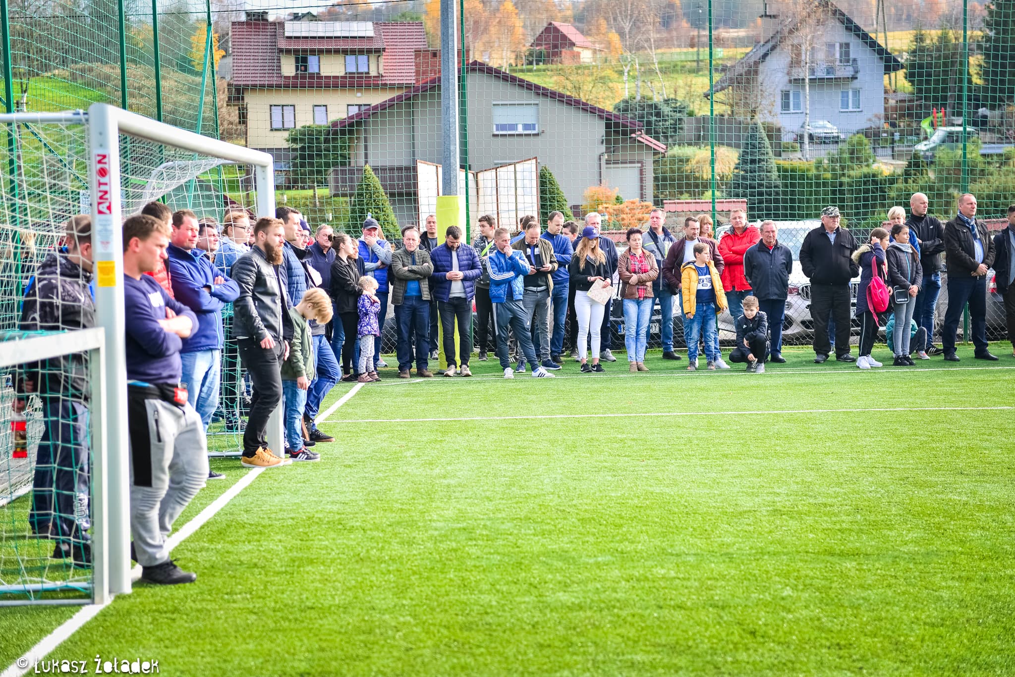 Fotorelacja z otwarcia Orlika na obiektach Radziszowianki.