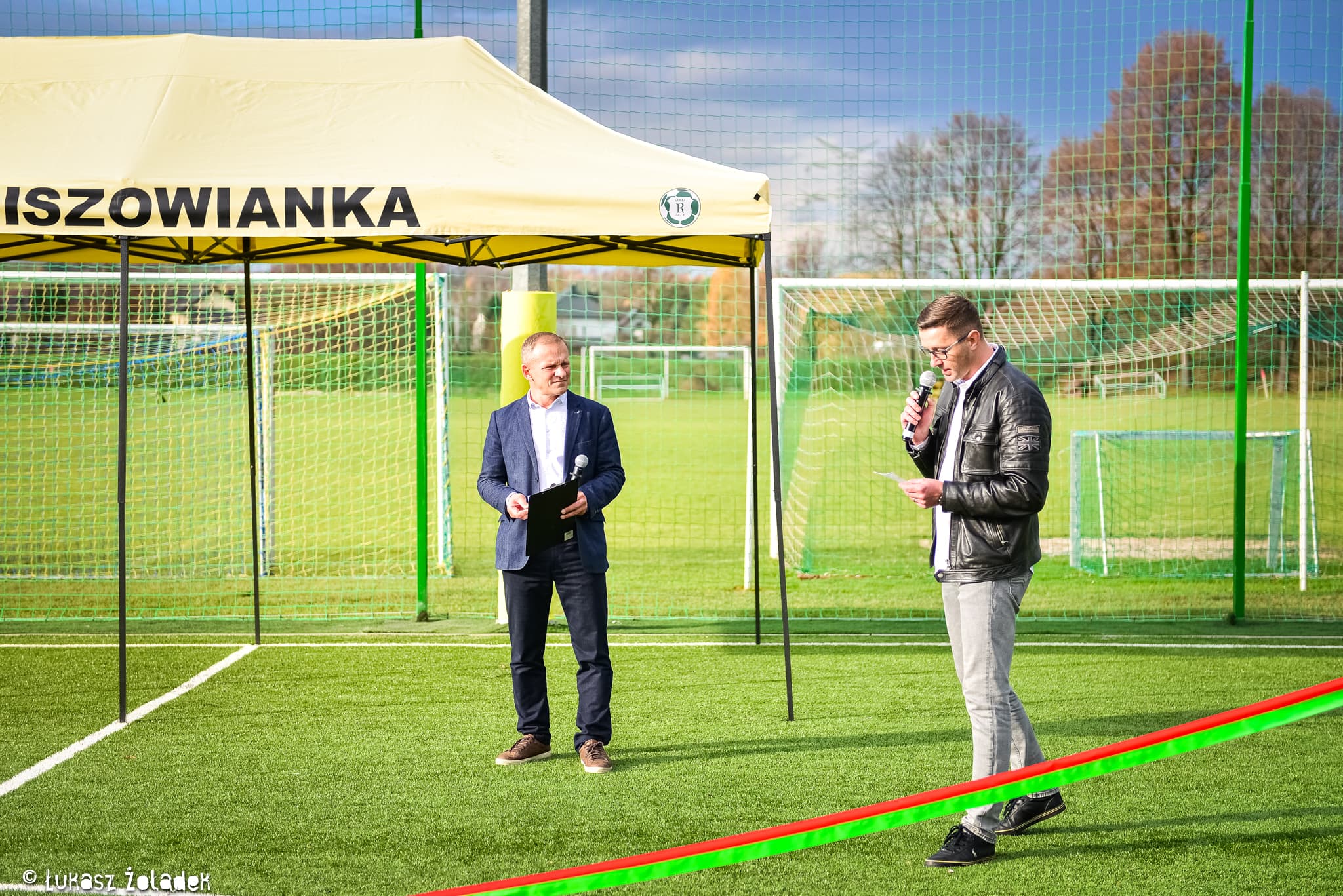 Fotorelacja z otwarcia Orlika na obiektach Radziszowianki.