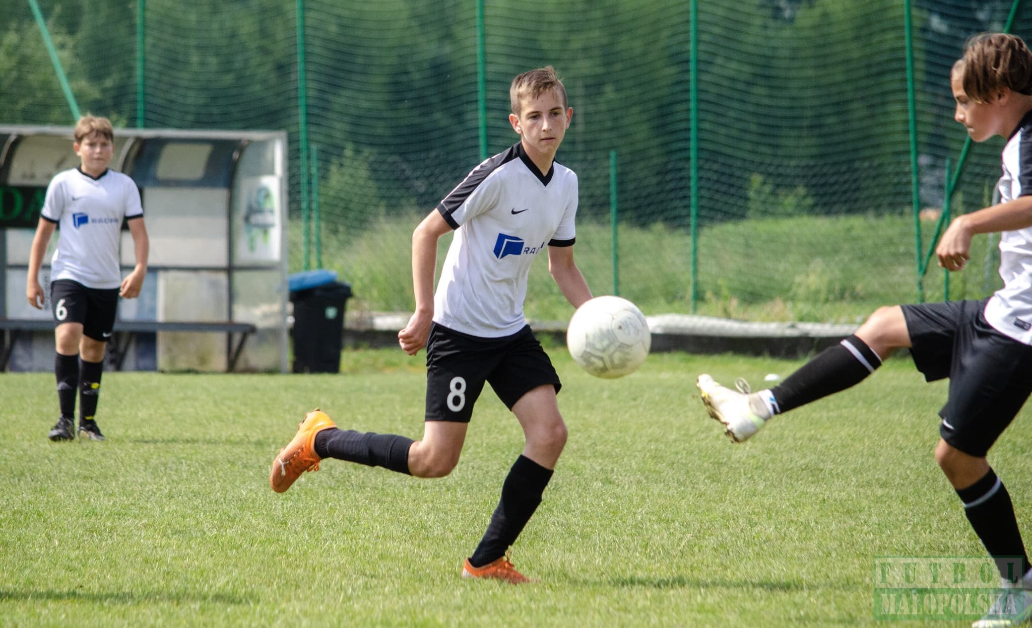 Radziszowianka Cup dla rocznika 2008 - piłkarski maraton w Radziszowie (foto)