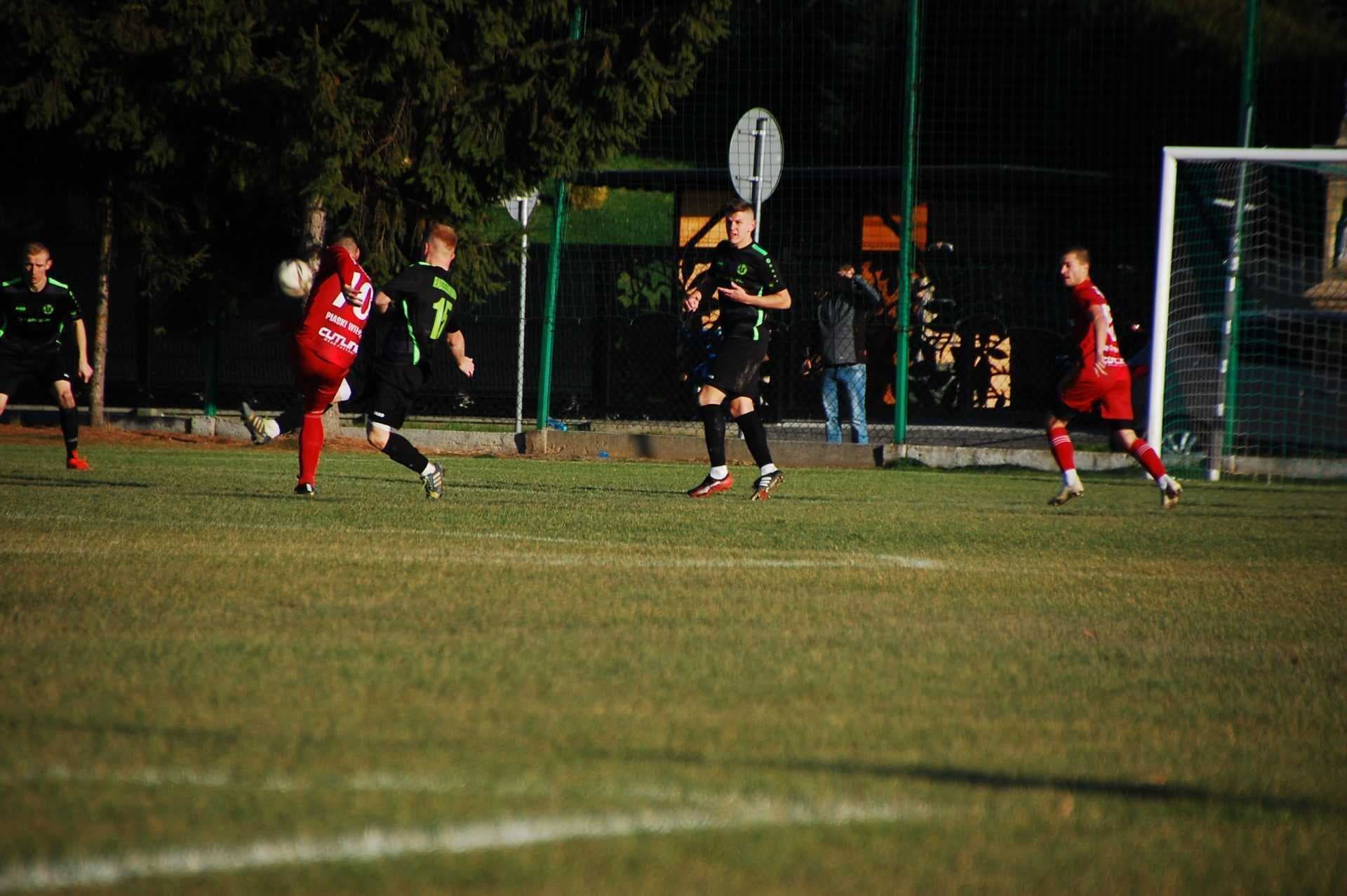 Radziszowianka - K.S. Orzeł Piaski Wielkie 5 :1