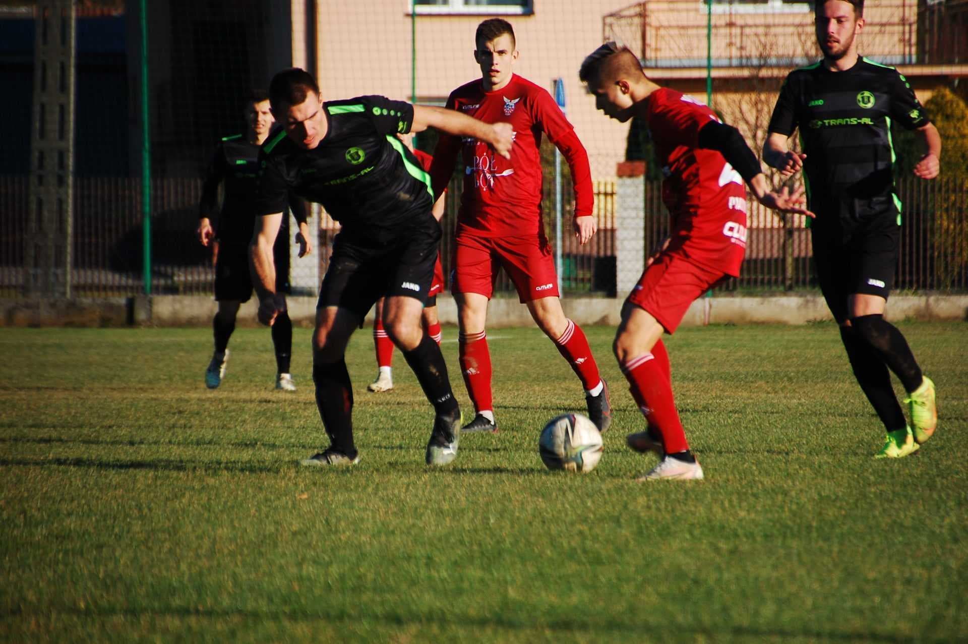Radziszowianka - K.S. Orzeł Piaski Wielkie 5 :1