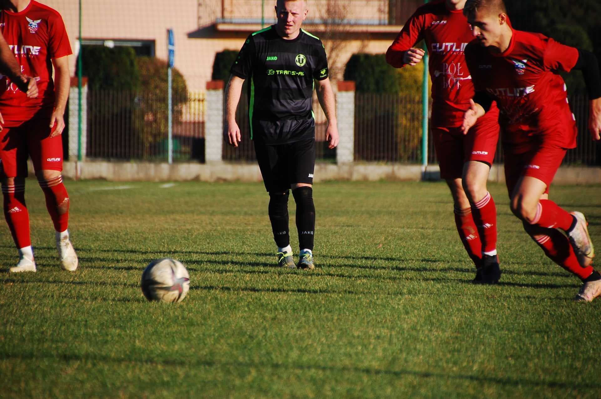 Radziszowianka - K.S. Orzeł Piaski Wielkie 5 :1 — zdjęcie 37