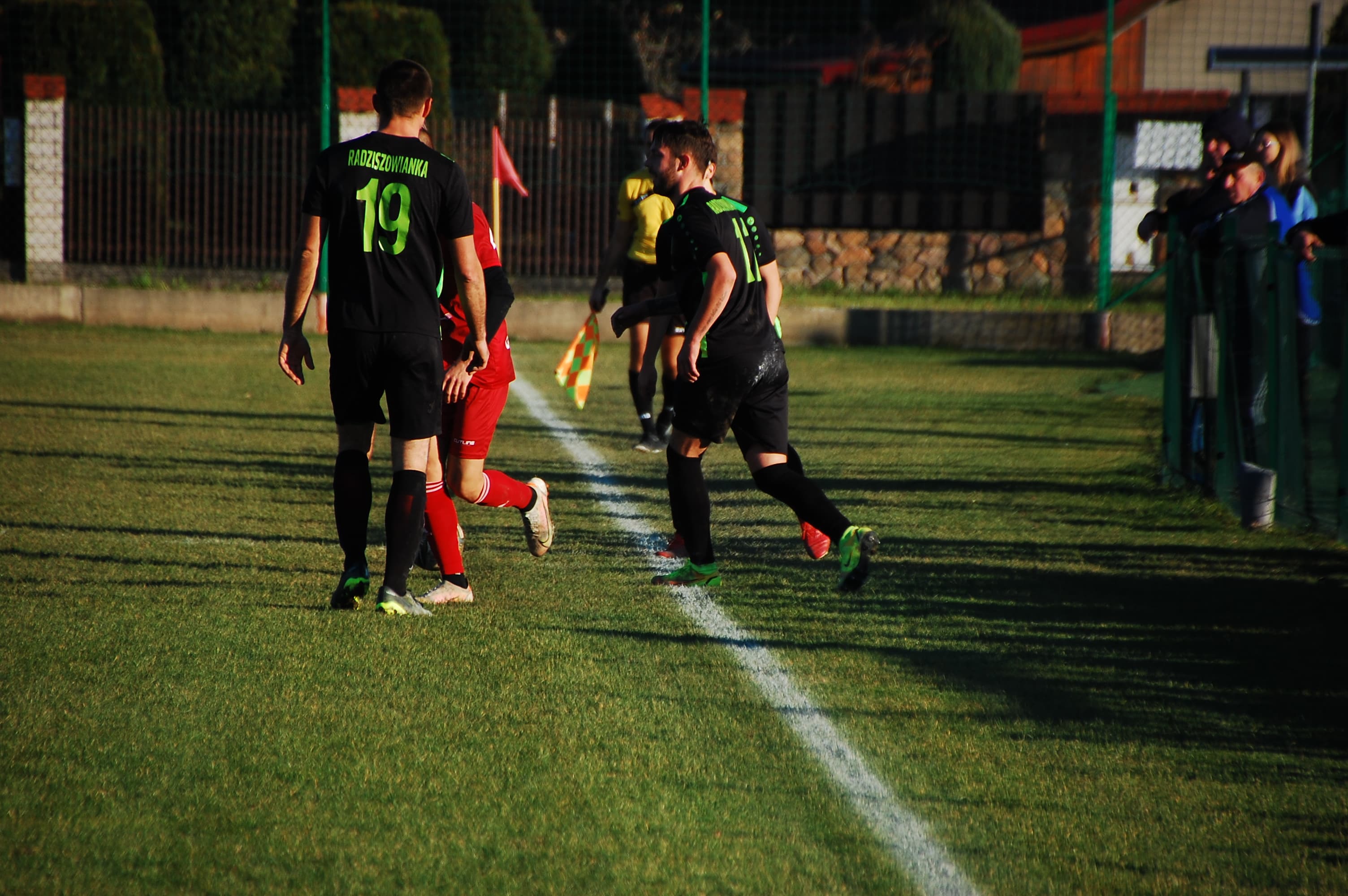 Radziszowianka - K.S. Orzeł Piaski Wielkie 5 :1 — zdjęcie 46