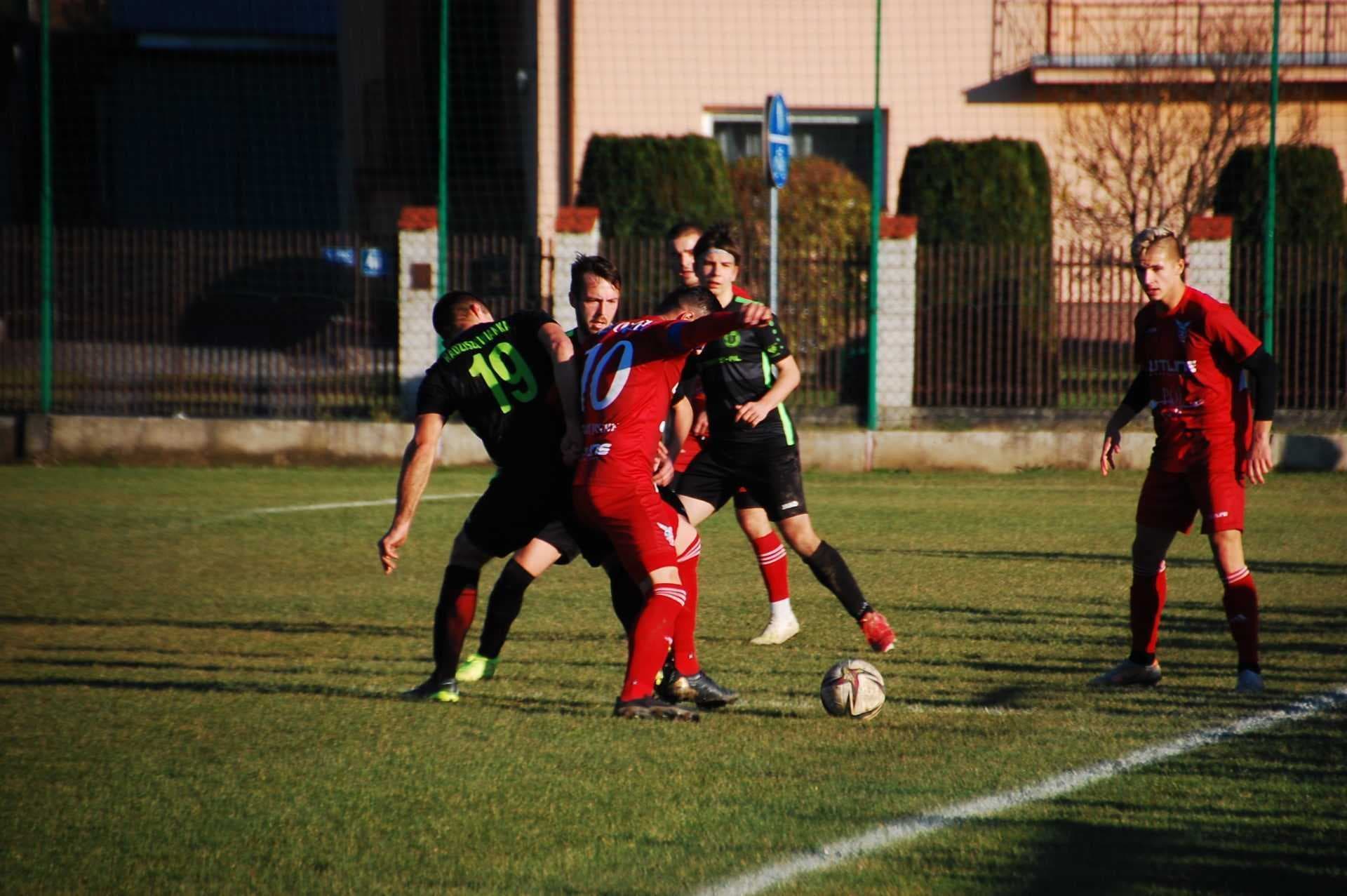 Radziszowianka - K.S. Orzeł Piaski Wielkie 5 :1 — zdjęcie 49