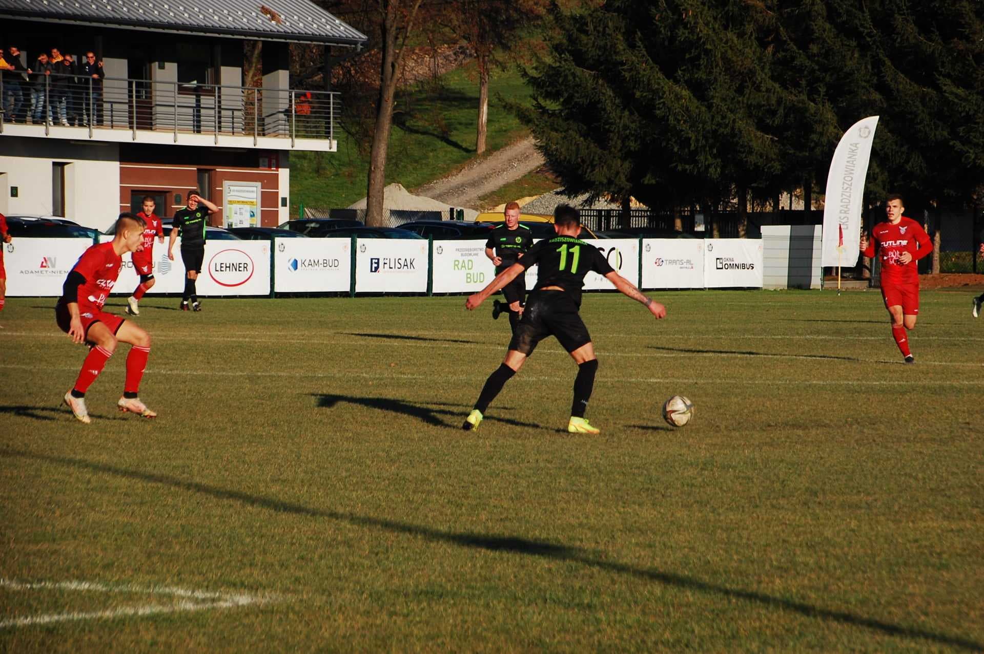 Radziszowianka - K.S. Orzeł Piaski Wielkie 5 :1 — zdjęcie 57
