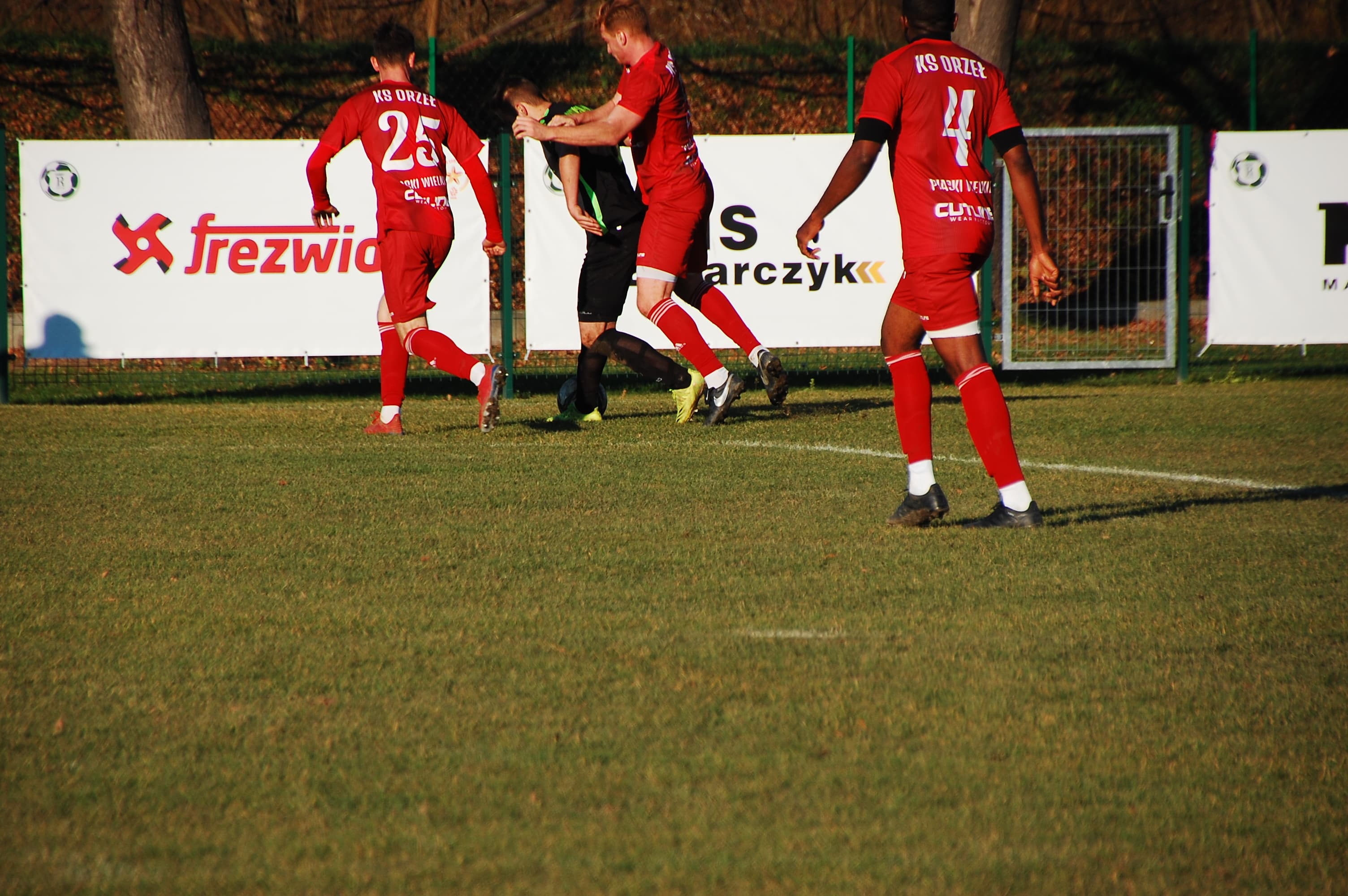 Radziszowianka - K.S. Orzeł Piaski Wielkie 5 :1 — zdjęcie 61
