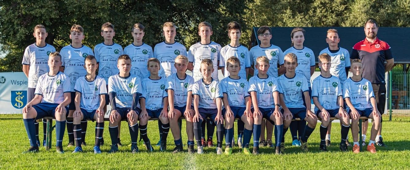 Trampkarze :Radziszowianka Radziszów - Błękitni Modlnica 1-0