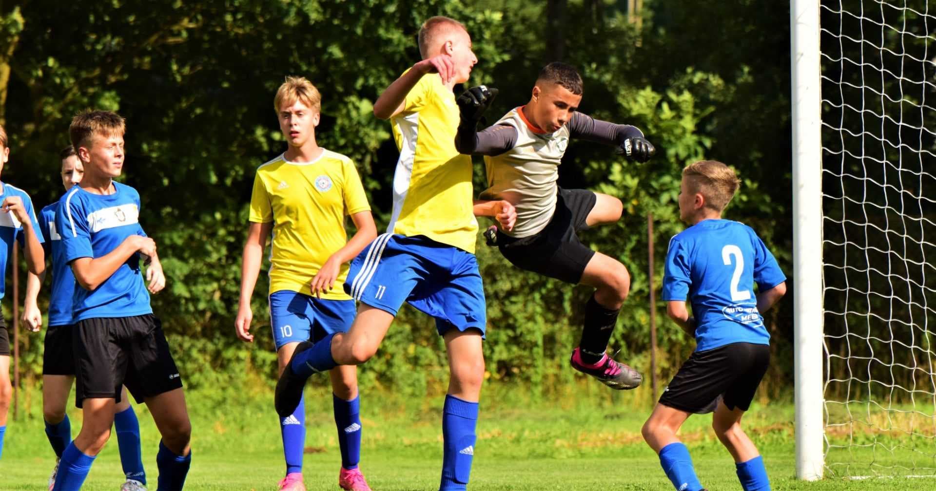 Trampkarz C1 Radziszowianka - Akademia Piłki Nożnej Victoria 2:8