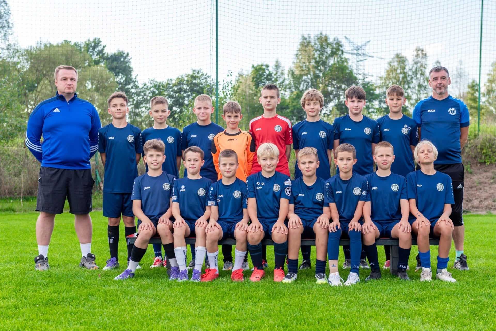 #POZNAJNASZEDRUŻYNY #POZNAJNASZYCHTRENERÓW Młodzik D2