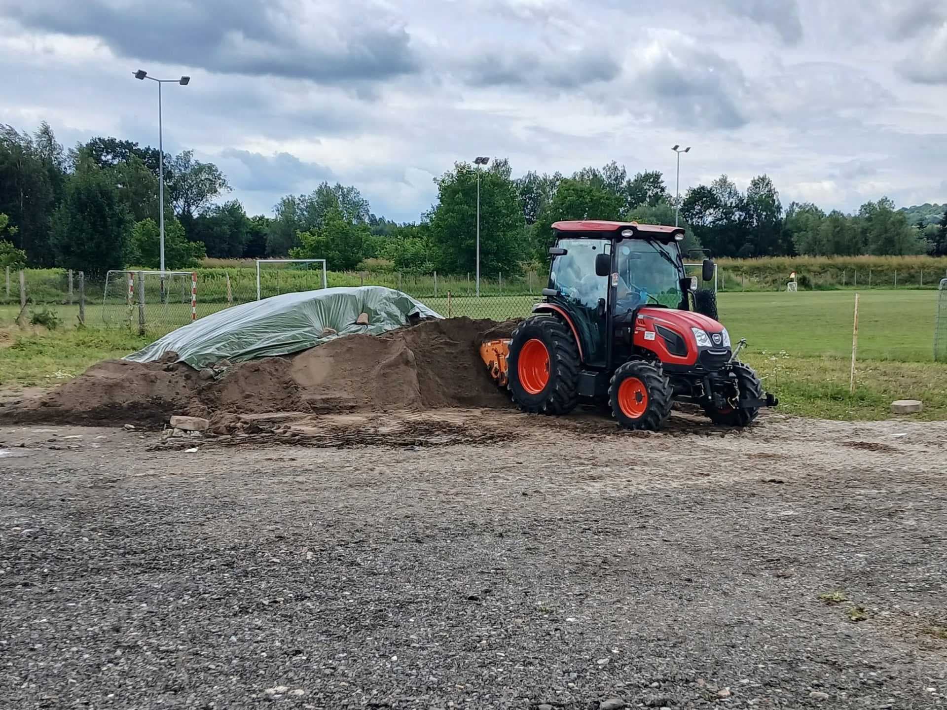 Prace pielęgnacyjne na terenie Radziszowianki